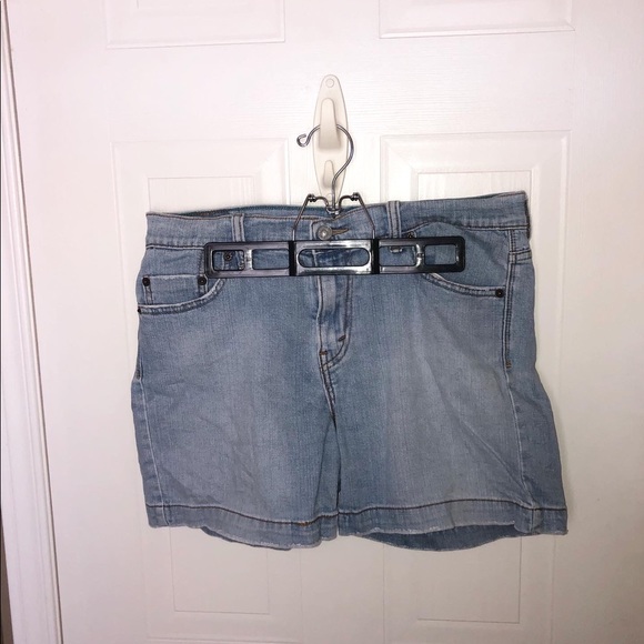 Levi’s Denim Shorts - Picture 3 of 4